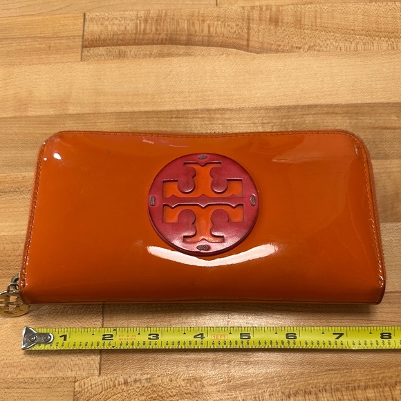 Tory Burch Zip Continental wallet Orange patent leather w/pink leather moniker - Picture 13 of 14